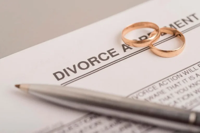 Divorce Lawyer in an Initial Consultation