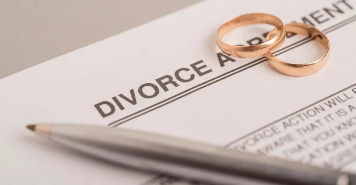 Divorce Lawyer in an Initial Consultation